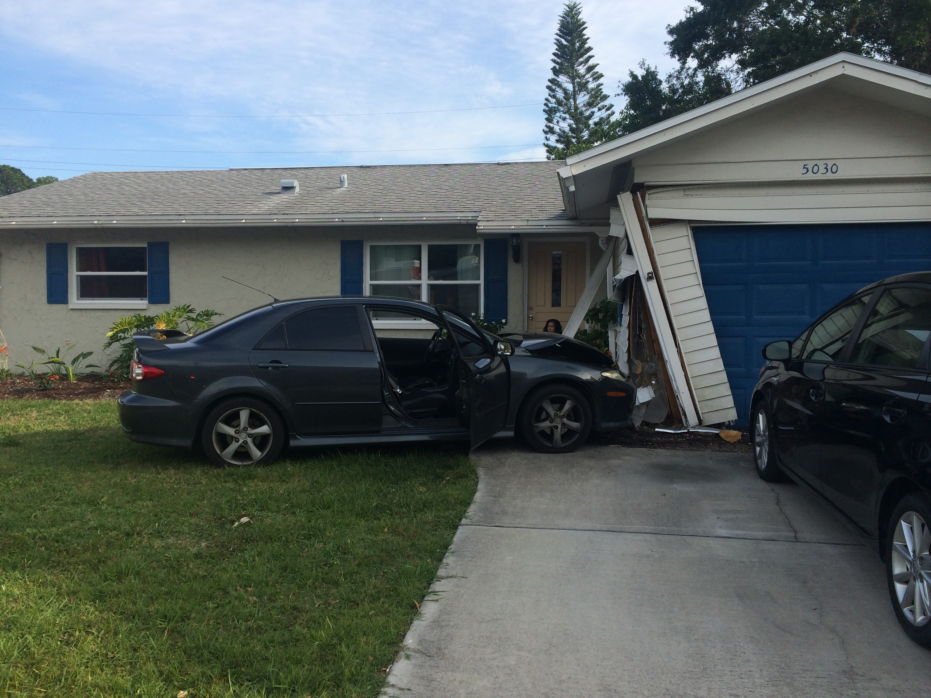 car hit home_144153