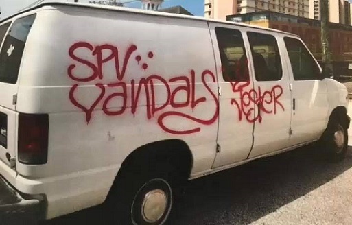 graffiti vandal_360621