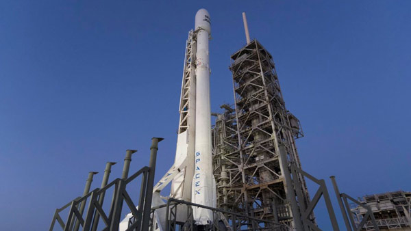 R-SPACEX--Web_Bkg_Tex_Laye_331622