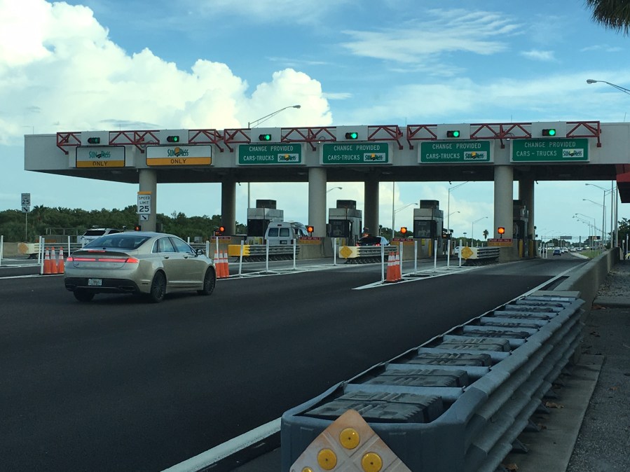 TollPlaza_443687