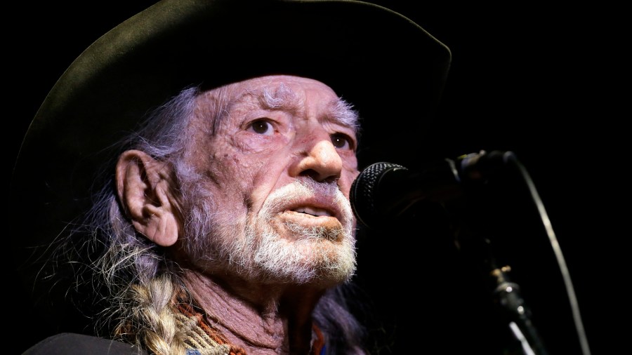 Music Willie Nelson_1529435516692