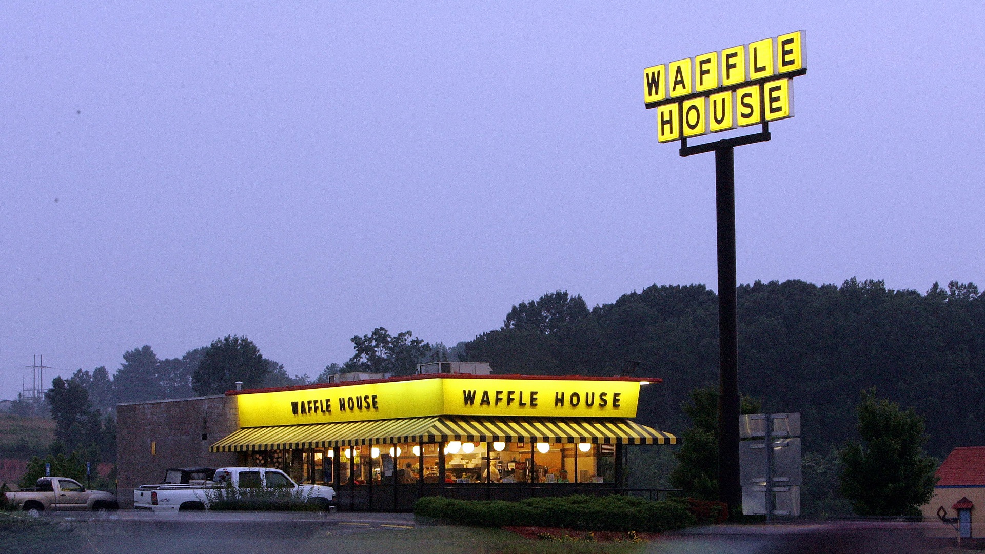 WAFFLE HOUSE AT 50_1539625005737