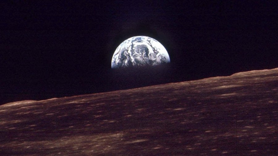 APOLLO 8 EARTH