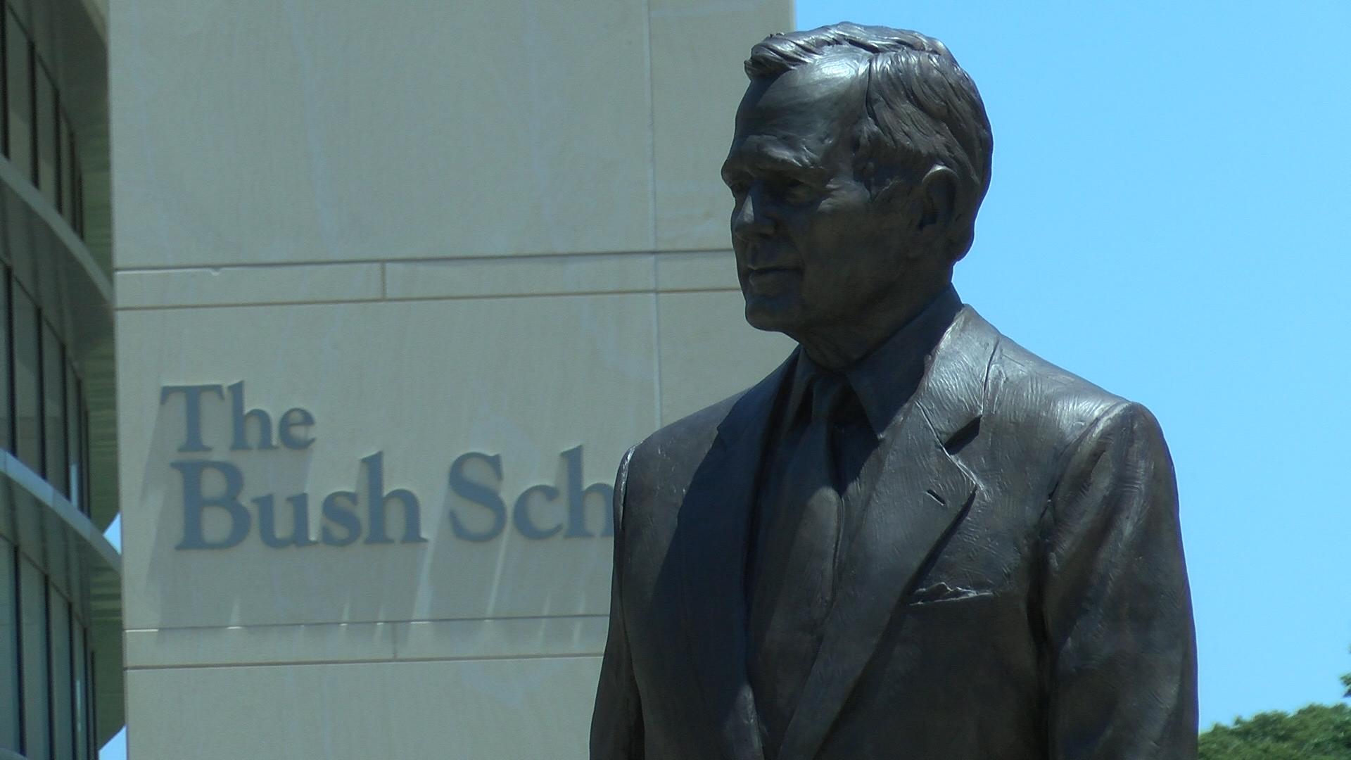 BUSH SCHOOL STATUE_1543710089820.jpg-54787063.jpg