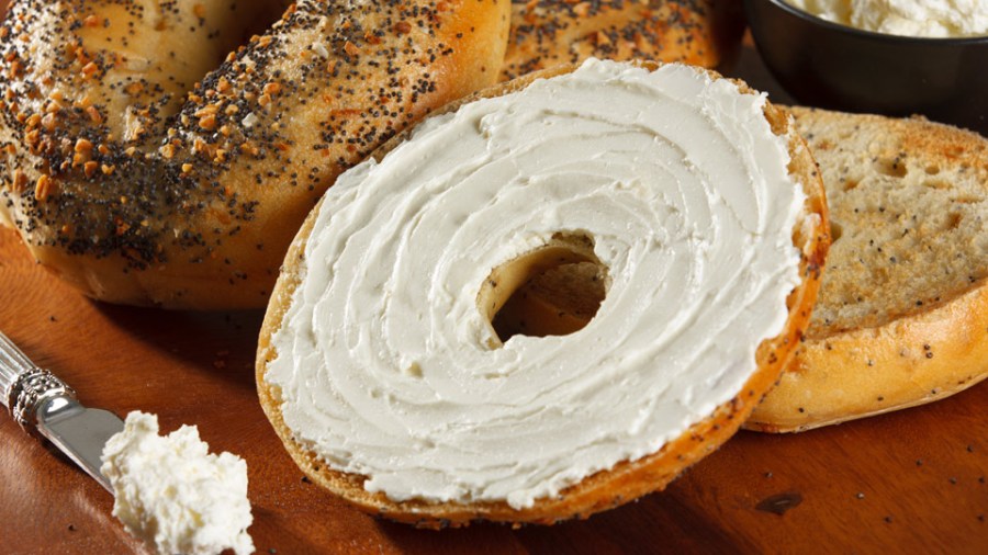 GettyImages-bagel-wfla_only_1547503478046.jpg