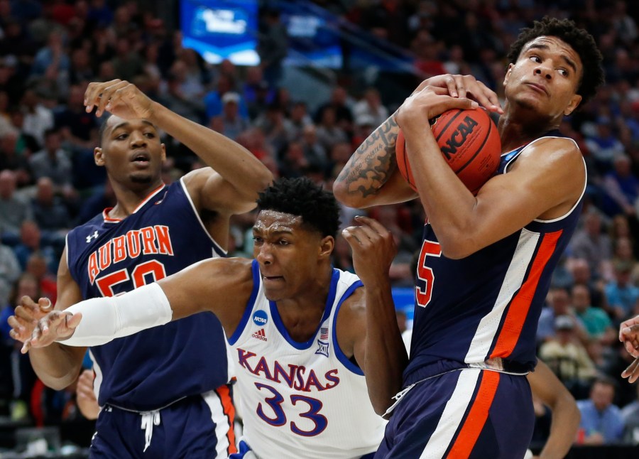 NCAA Auburn Kansas Basketball_1553402067586