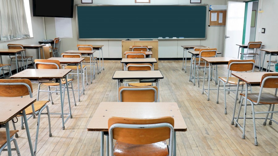 SCHOOL CLASSROOM GENERIC DESK