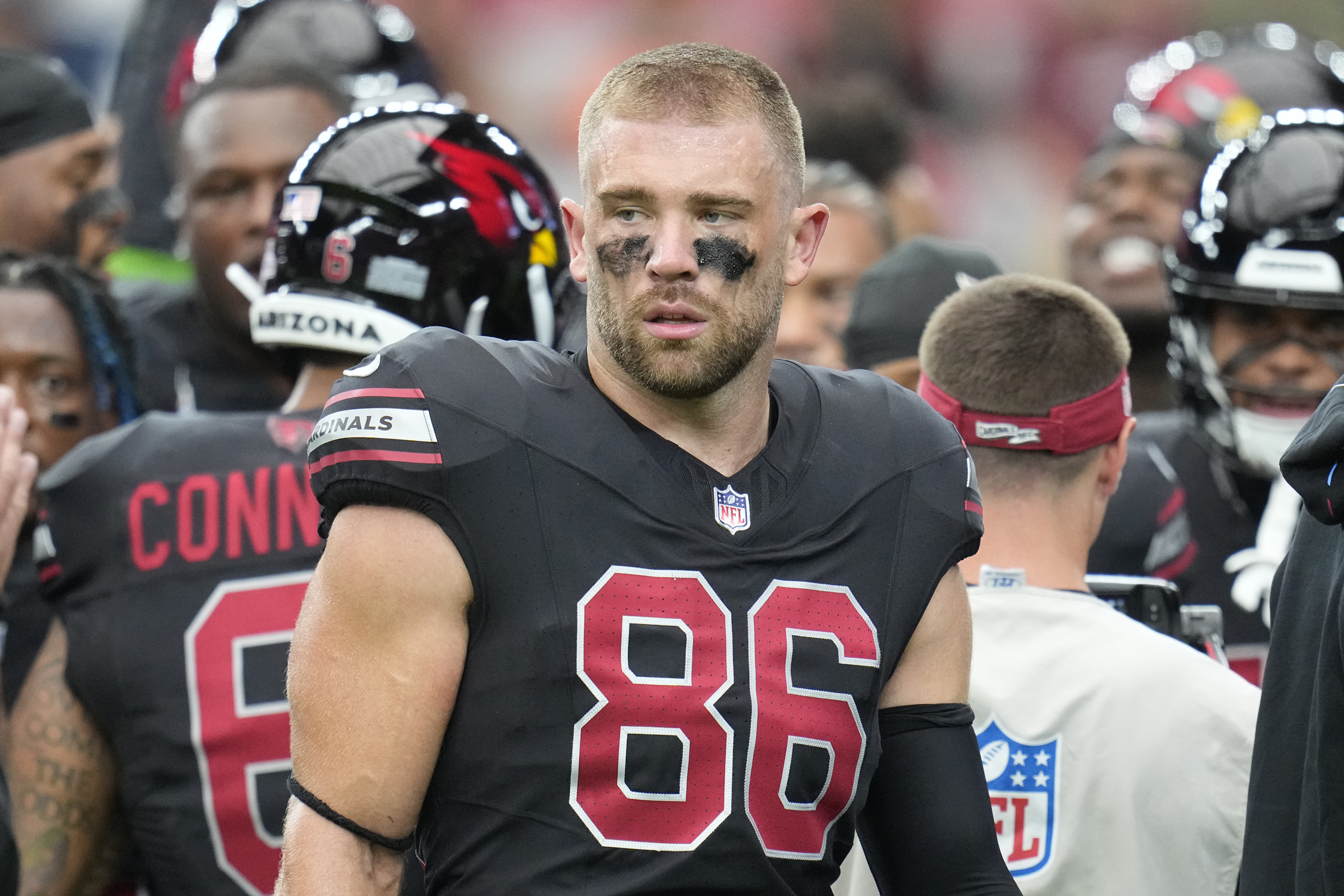 FILE - Arizona Cardinals tight end Zach Ertz pauses on the field prior to an NFL football game against the Cincinnati Bengals Sunday, Oct. 8, 2023, in Glendale, Ariz. he Washington Commanders are signing veteran tight end Ertz, two people with knowledge of the move told The Associated Press on Wednesday, March 6, 2024. (AP Photo/Ross D. Franklin, File)